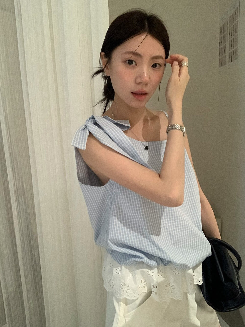 // 拼接鈎花邊單邊綁帶斜肩細格仔背心