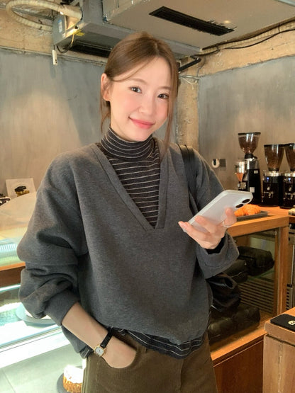 // 間條半領假兩件拼接V領衛衣