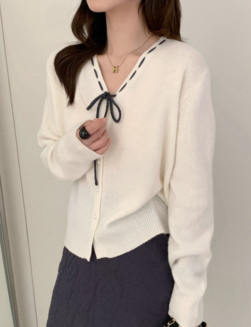 // 100%羊毛縫線蝴蝶結領口開胸NT