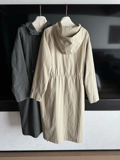 // 可束腰帥氣連帽長外套