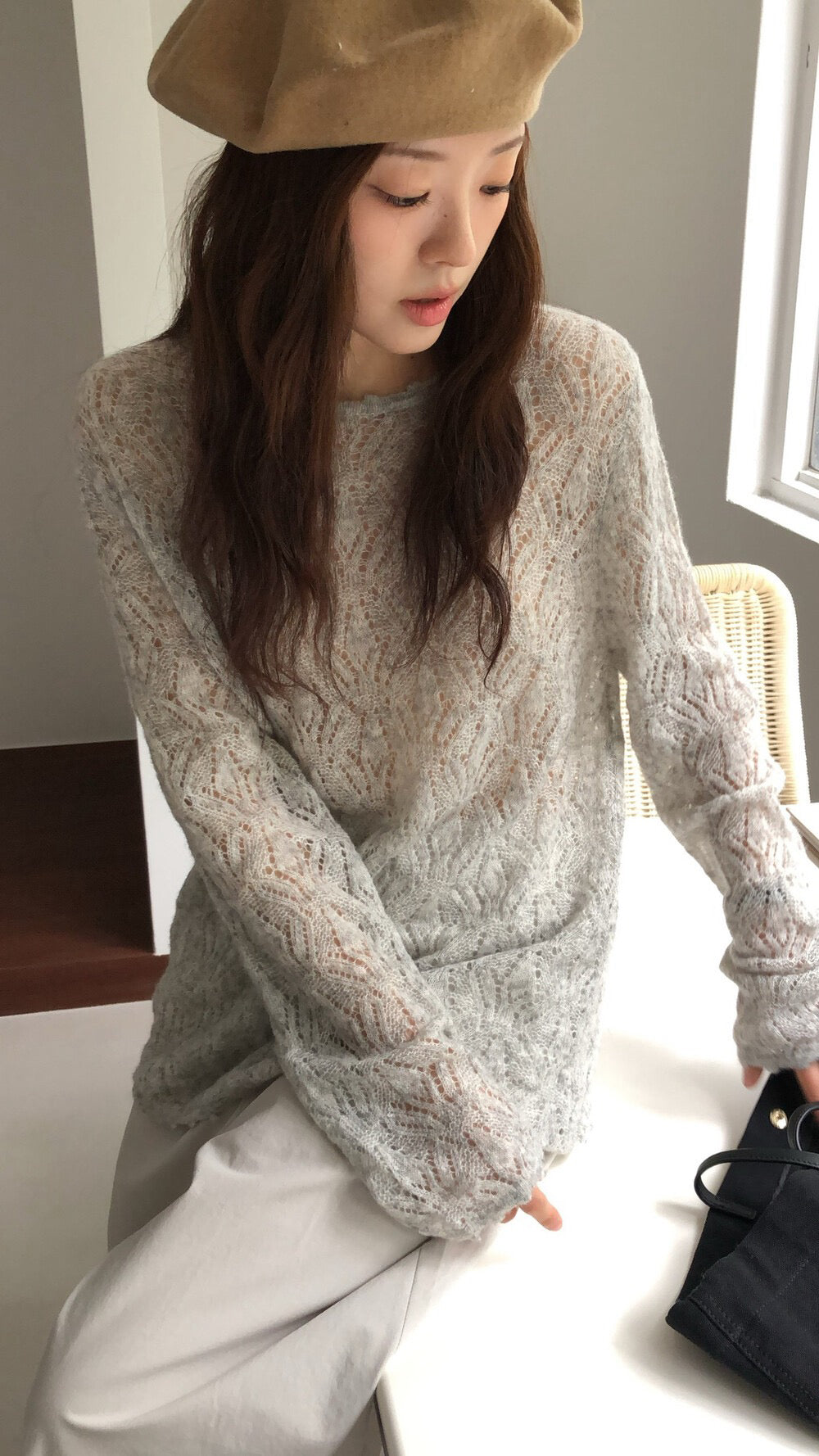 K01 / 絕美鏤空花紋柔軟針織上衣(22%wool)