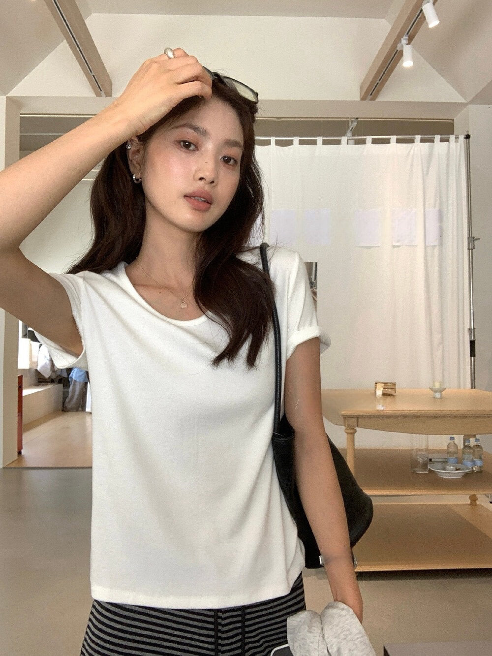 B64 / 熱賣12色U領純色TEE