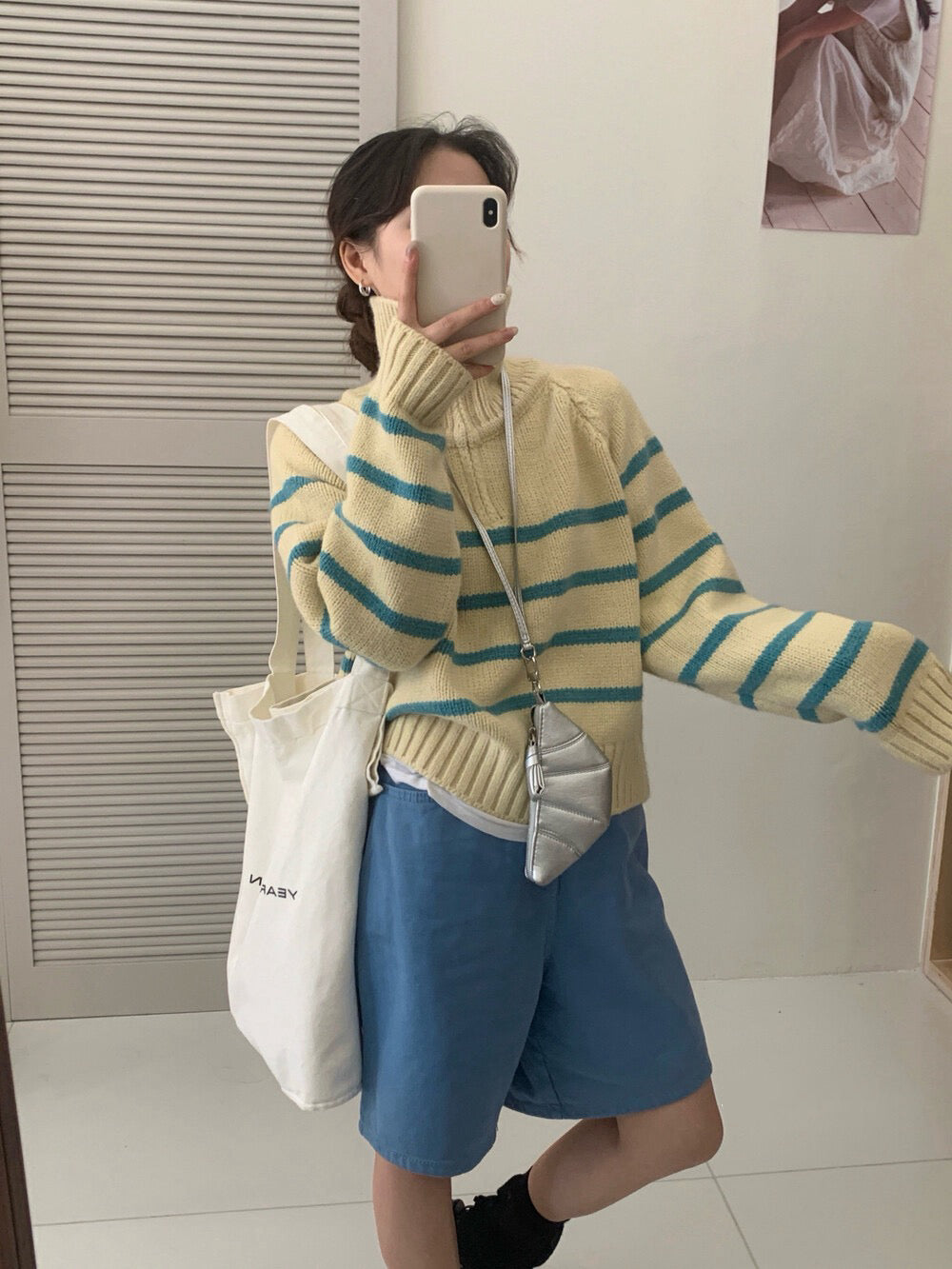 // 經典款半拉鍊間條毛衣