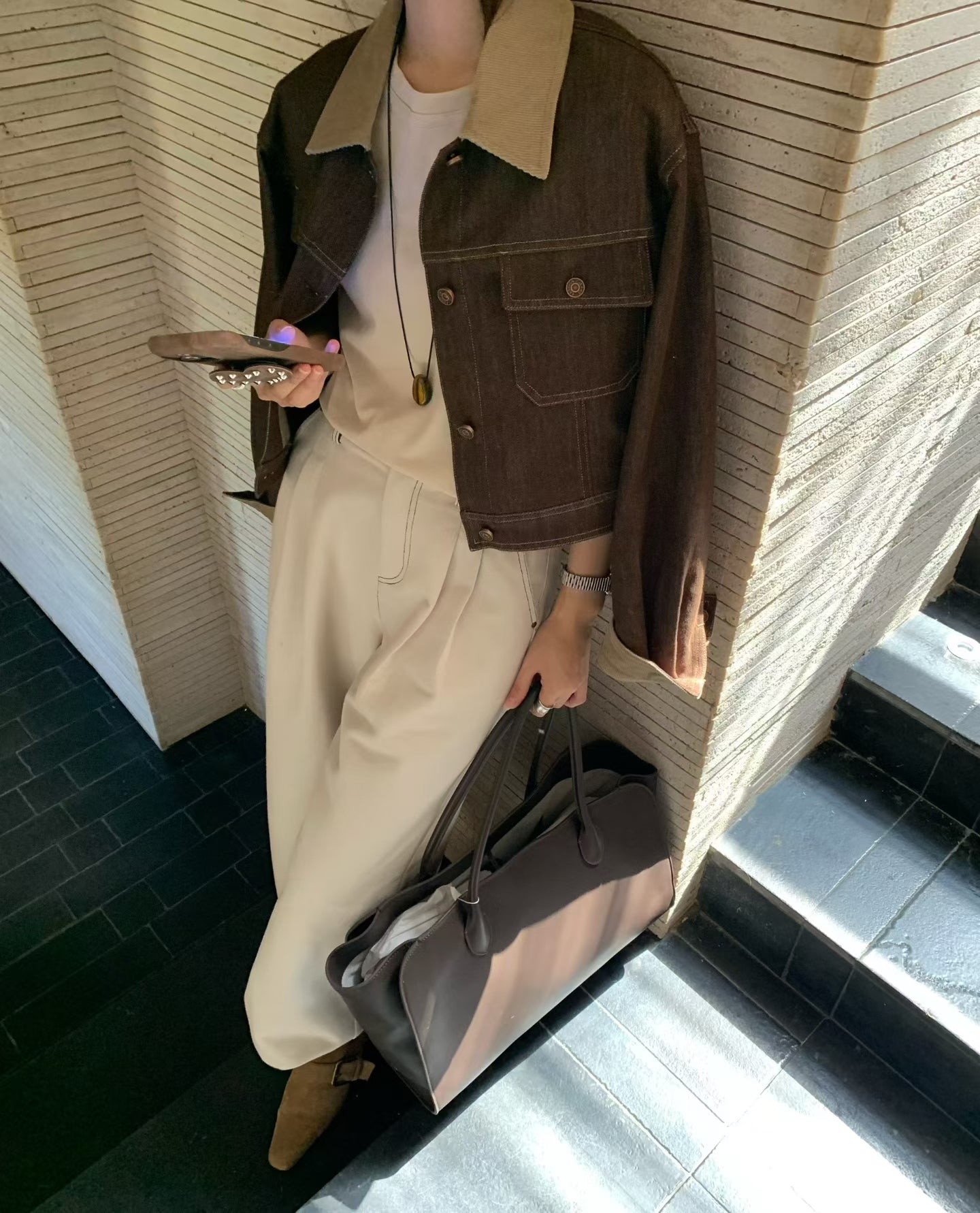 // 復古撞色燈芯絨領短款牛仔外套