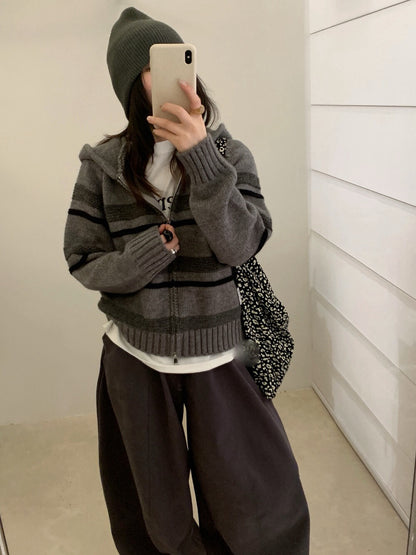 // 復古撞色間條連帽針織CD