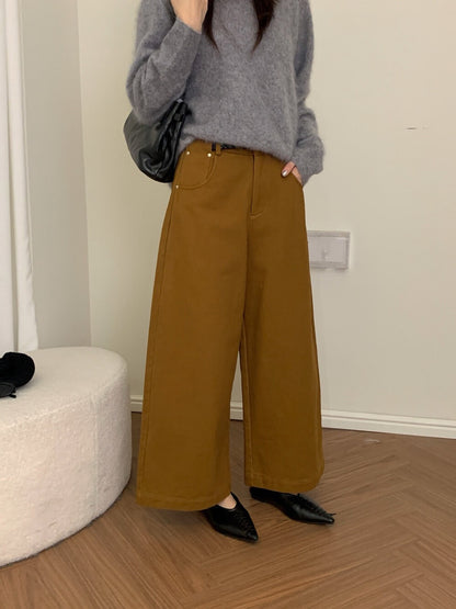 // 褲型100分微A直筒九分磨毛褲