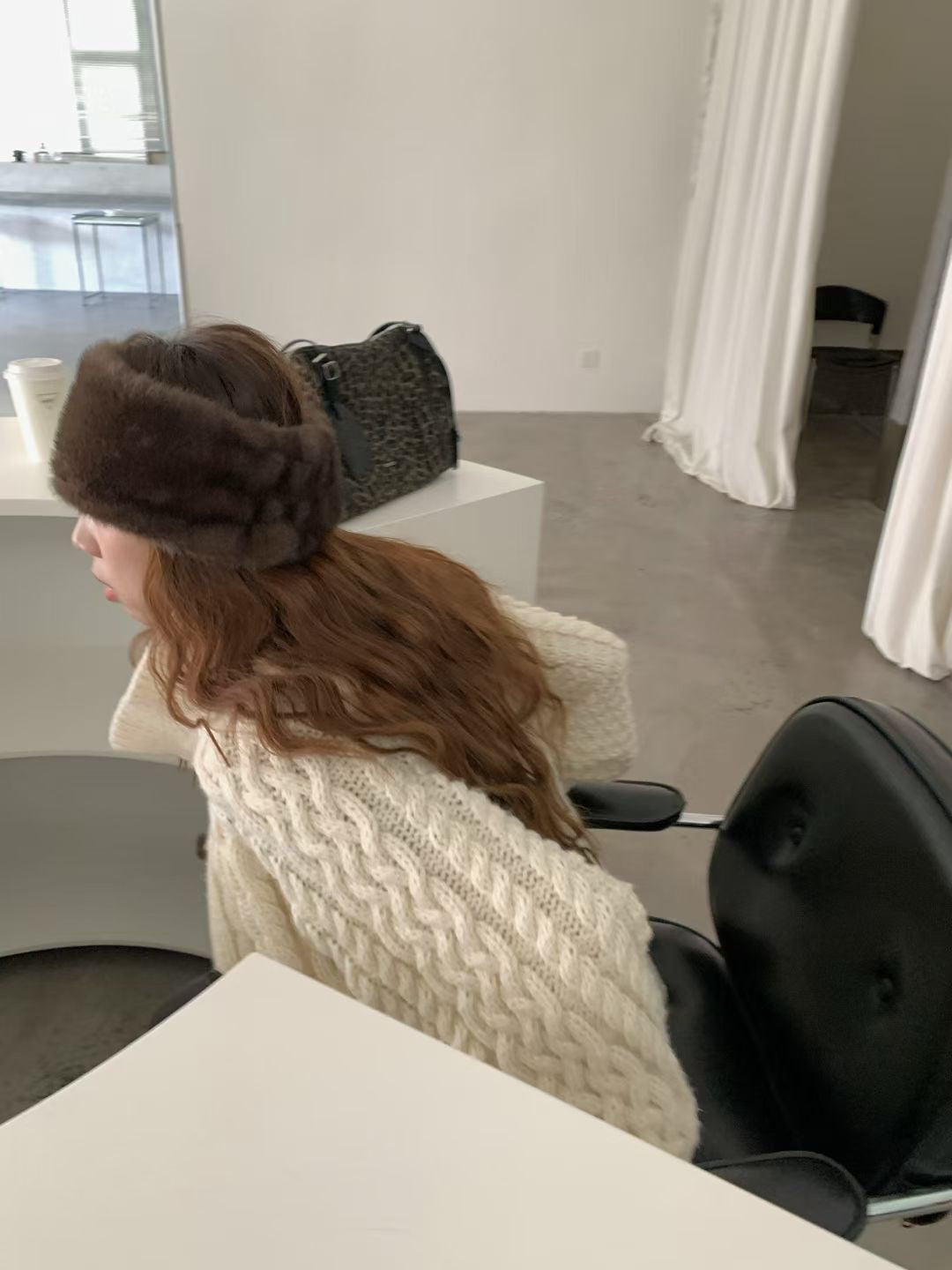 // 超重工麻花粗棒針立領CD