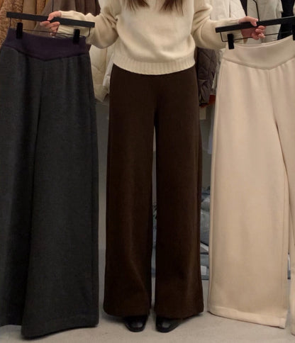 // 親膚牛奶感絨感羊毛褲