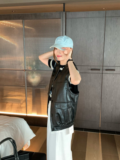 // 超帥圓領口袋彷皮背心外套