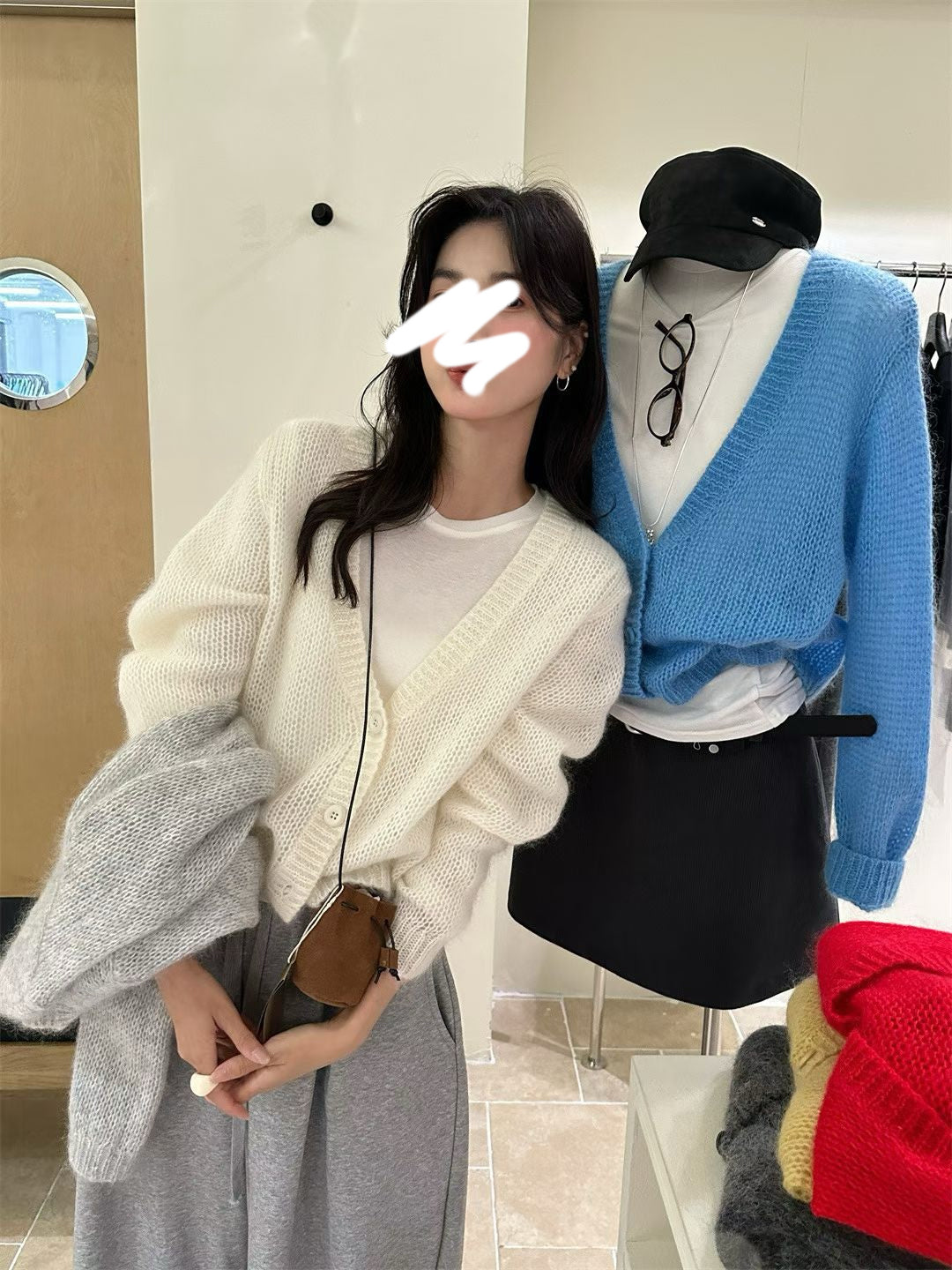 // 柔光馬海毛深V領CD