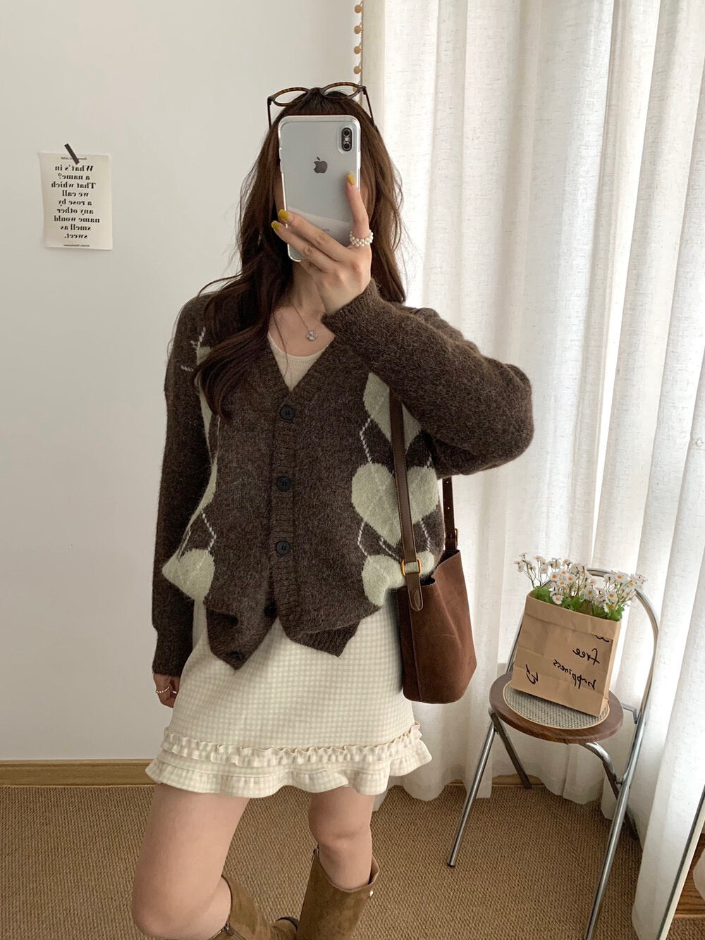 // 6%羊毛復古心心菱格V領CD