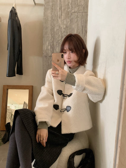// 圈圈絨翻領正肩牛角鈕夾棉外套
