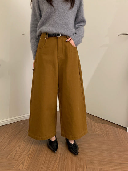 // 褲型100分微A直筒九分磨毛褲