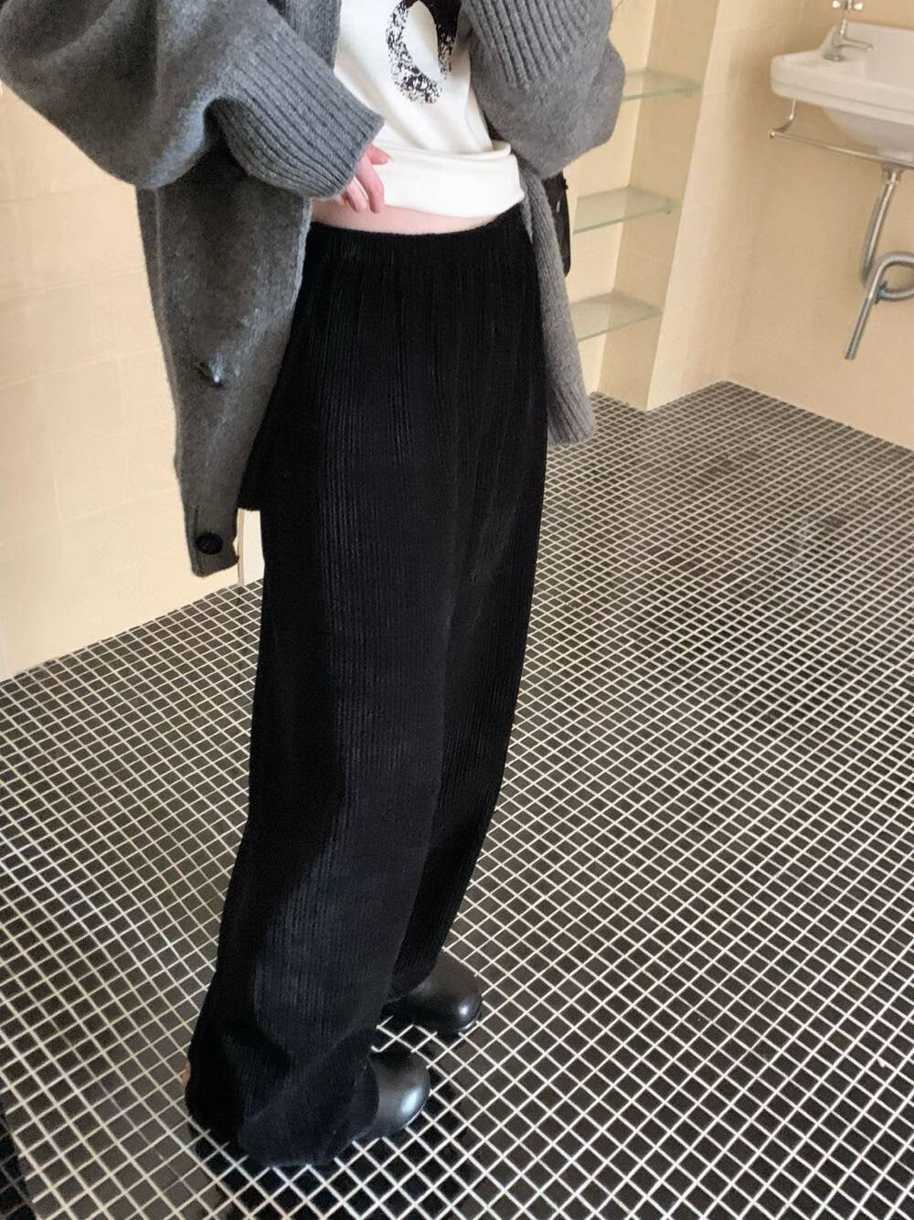 // 質感顯瘦直紋理針織褲
