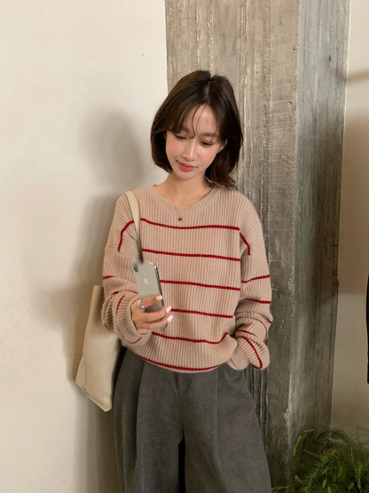 // 簡約慵懶感間條毛衣