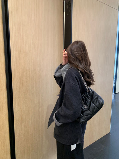 // 造型感針織翻領拼接假兩件手工羊毛外套(毛呢部份100%wool)