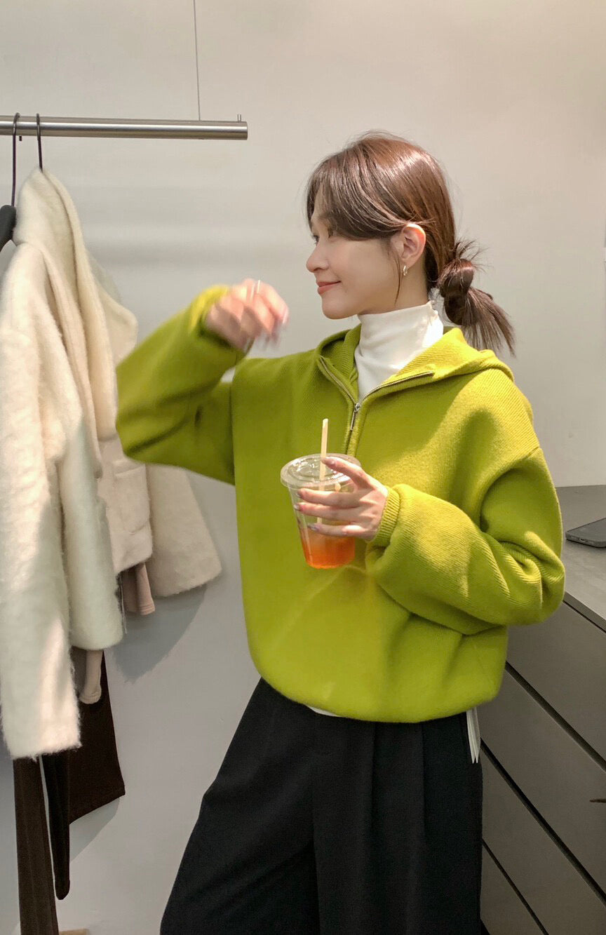 // 經典半拉鍊連帽混羊毛毛衣