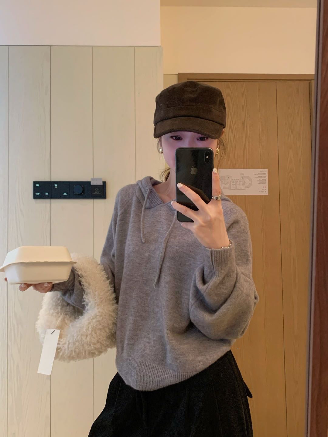 // 超軟糯北極絨連帽毛衣