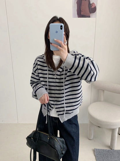 // 鬆弛感上下拉鍊連帽間條CD