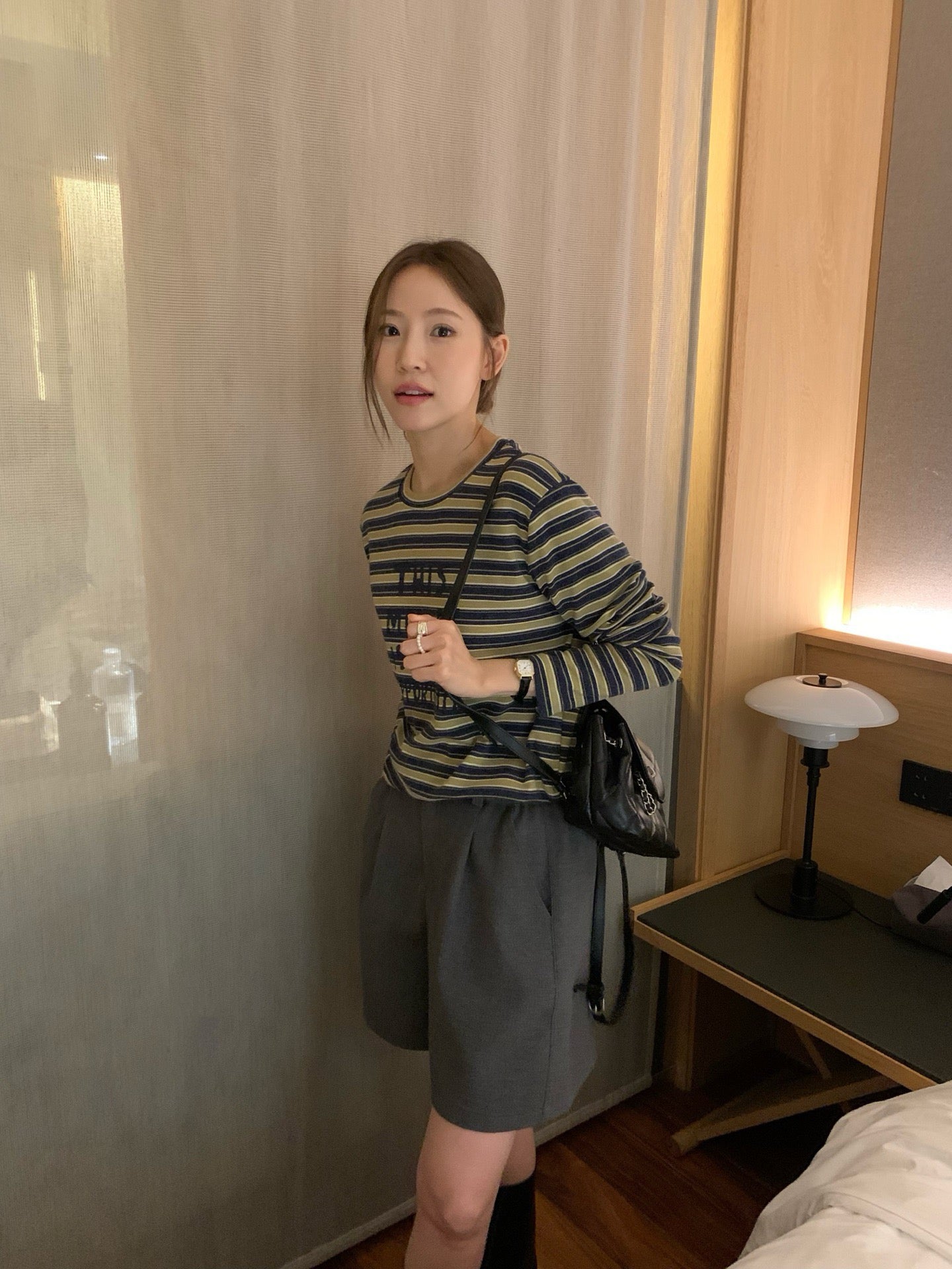 // 挺括感羊毛呢料連腰帶短褲