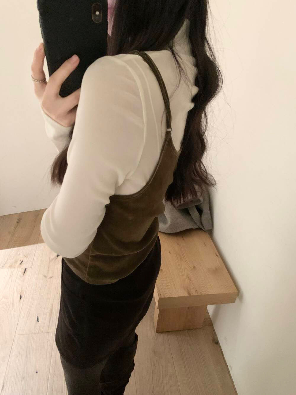 // 半領絲絨感打底上衣