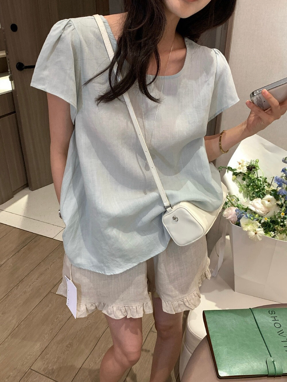 // 後V領綁帶天絲麻BL