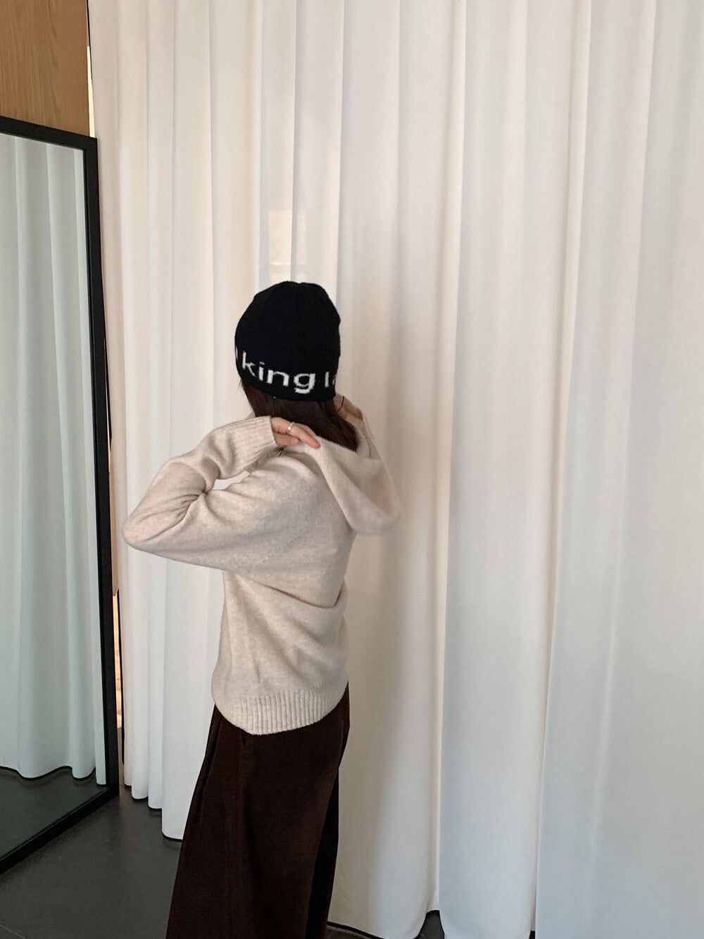 // 100%綿羊毛無縫一體連帽NT