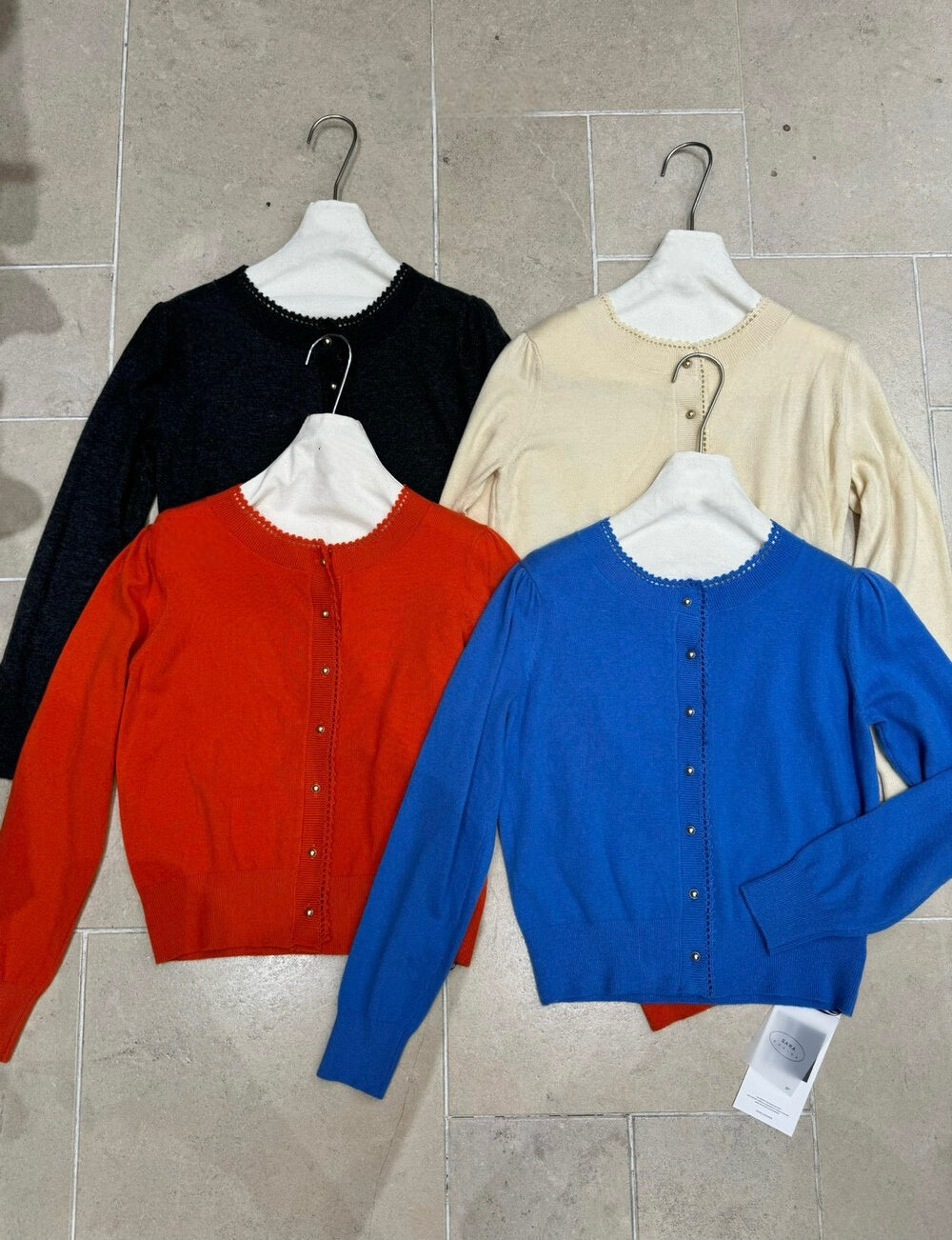 // 精緻鈎花邊小金鈕CD