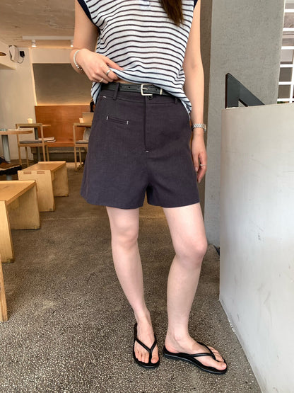 // 撞色小縫線麻質短褲(連腰帶)
