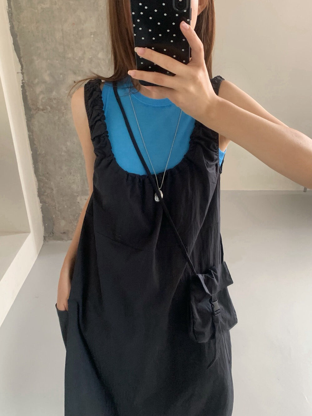 // 皺褶領清爽休閒感背心OPS(連袋仔)