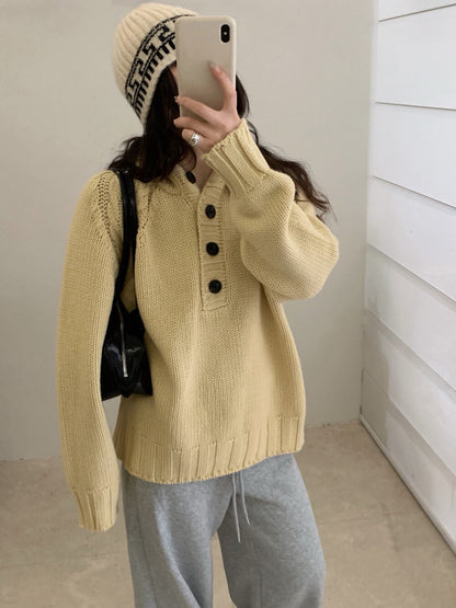 // 麻花肩線半鈕扣連帽慵懶毛衣