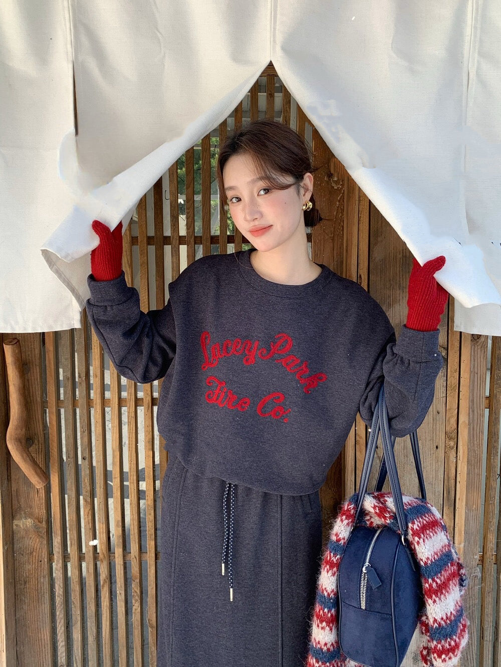 // 撞色刺繡字可束腳衛衣+中裙套裝(連頸巾)