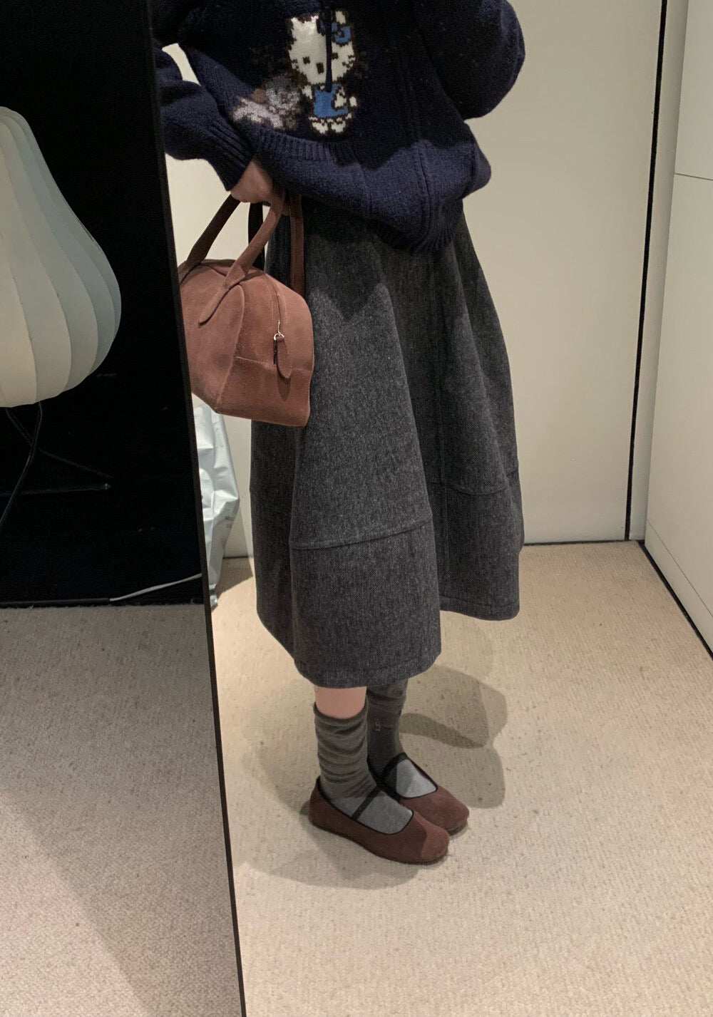 // 巨遮肉廓型毛呢中裙