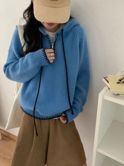 // 撞色半拉鍊連帽軟糯毛衣
