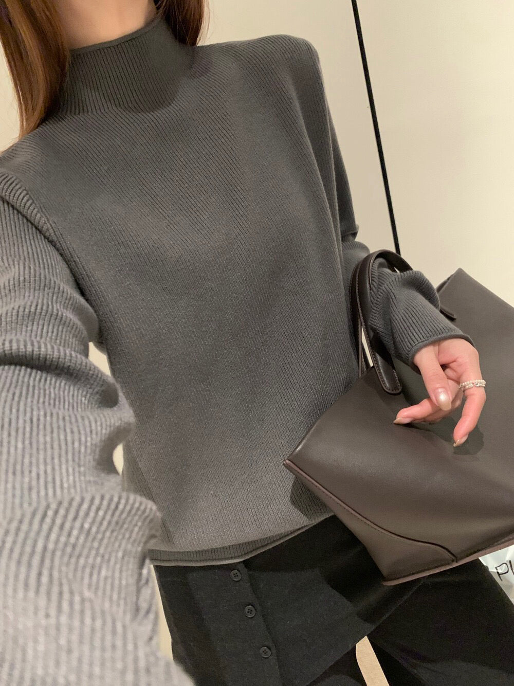 // 每色都超好看的卷邊直坑紋NT