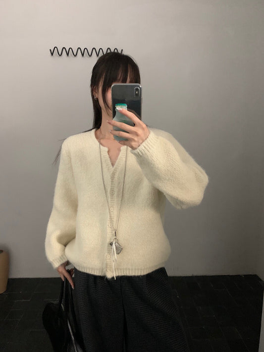 // 簡約小v領毛絨感CD