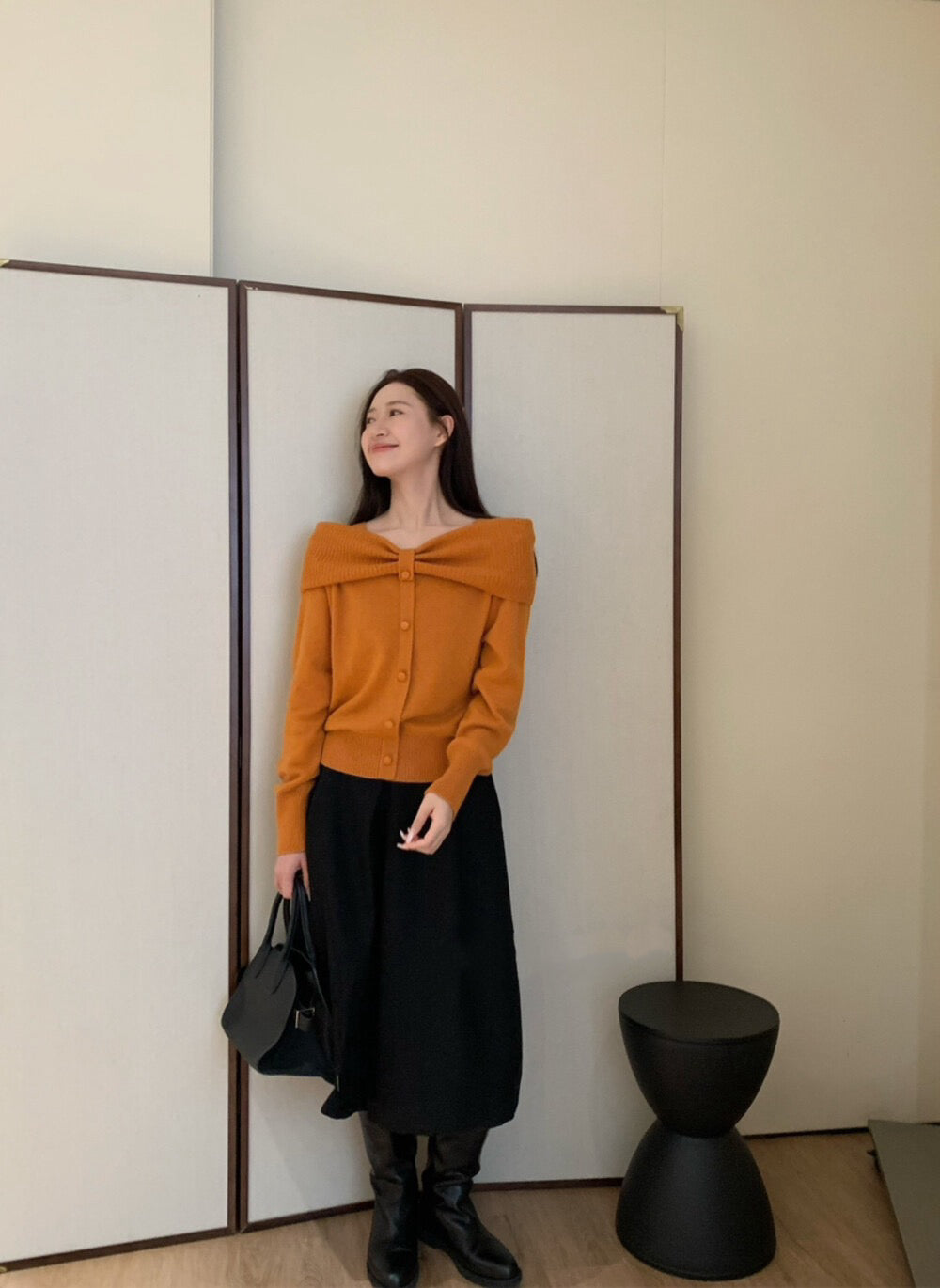 // 57%wool蝴蝶結一字領排扣NT