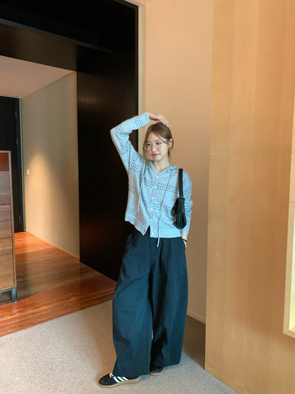 // 心心刺繡鏤空通花連帽CD