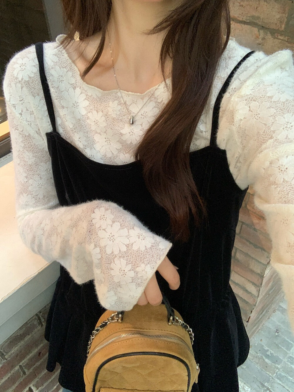 // 精緻刺繡上衣+後綁帶絲絨吊帶套裝