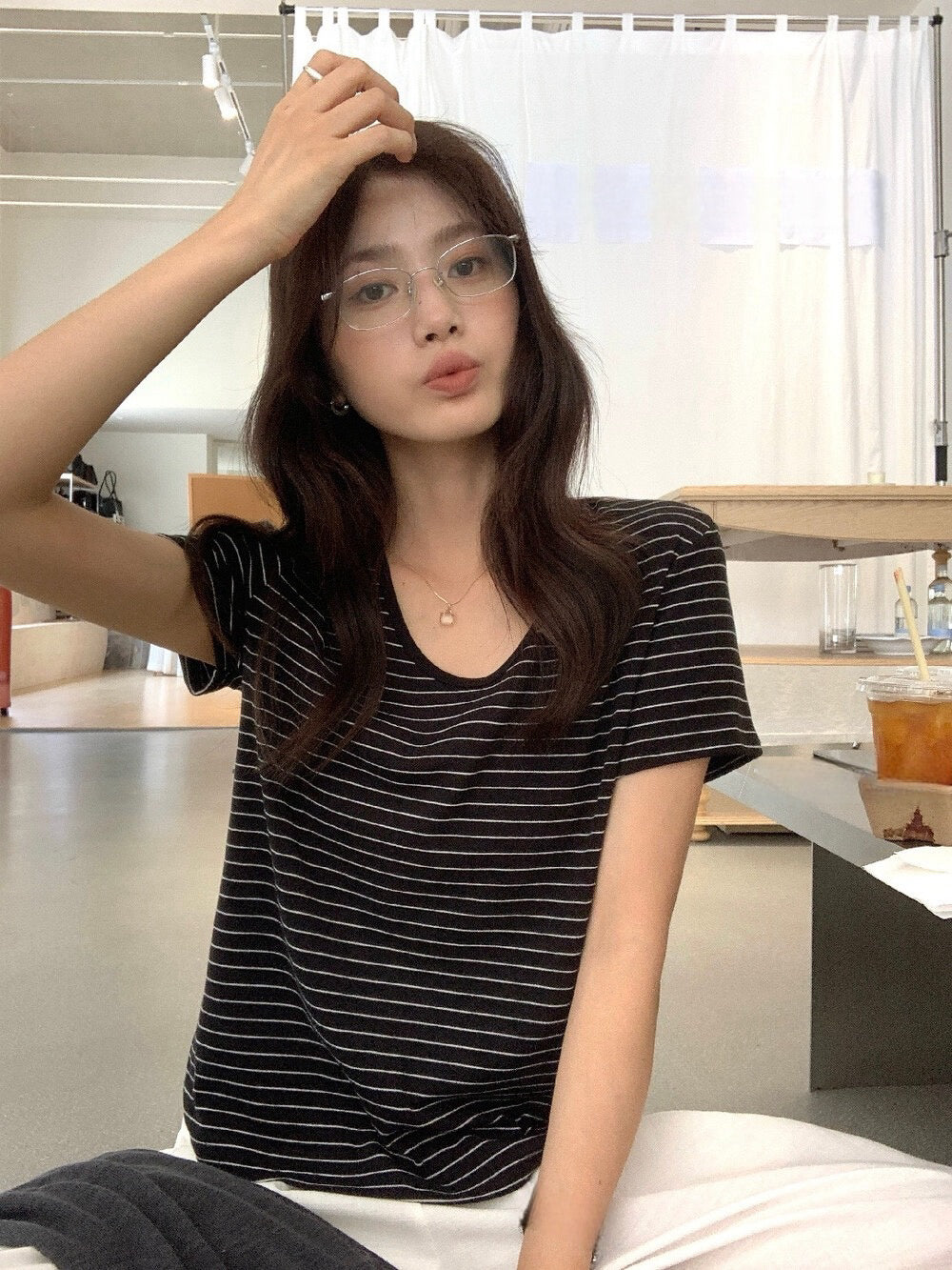 B64 / 熱賣12色U領純色TEE