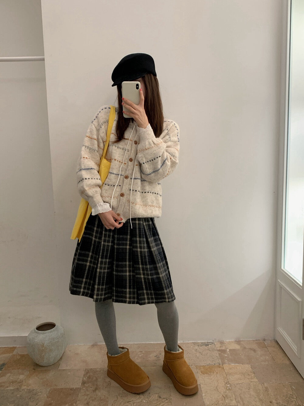 // 彩色鈎花線圓領CD