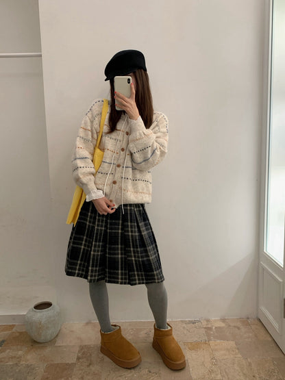 // 彩色鈎花線圓領CD