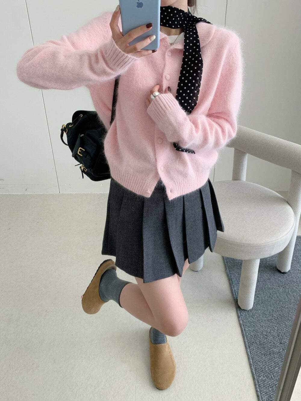 // 自帶柔光感40%兔絨圓翻領包扣NT