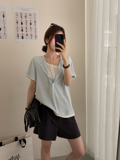 // 設計感假兩件鈕扣TEE