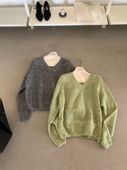 // 慵懶感滿滿V領針織毛衣