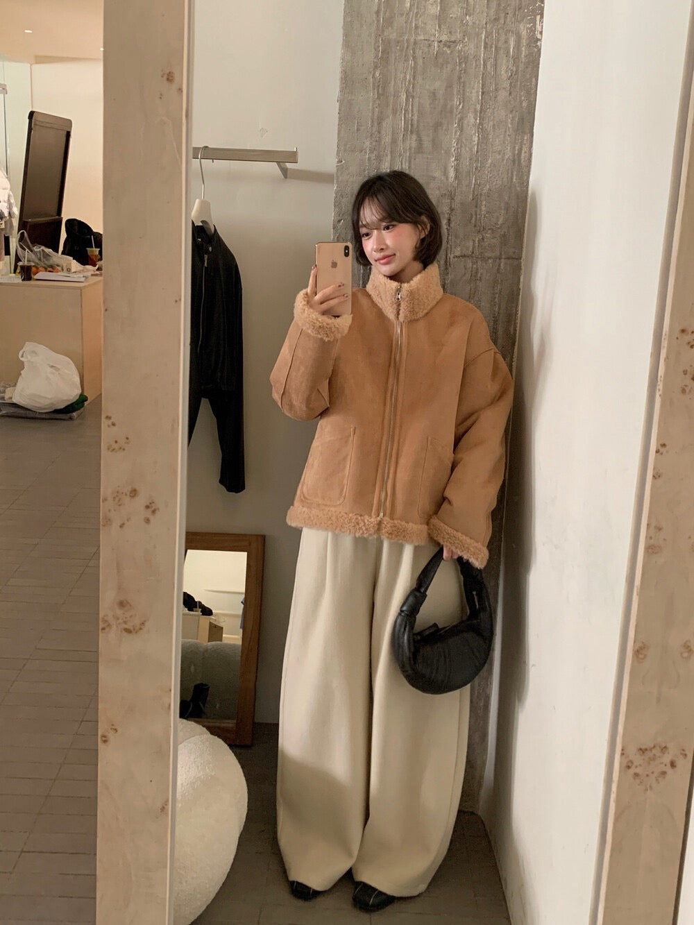 // 皮毛一體毛毛邊立領拉鍊外套