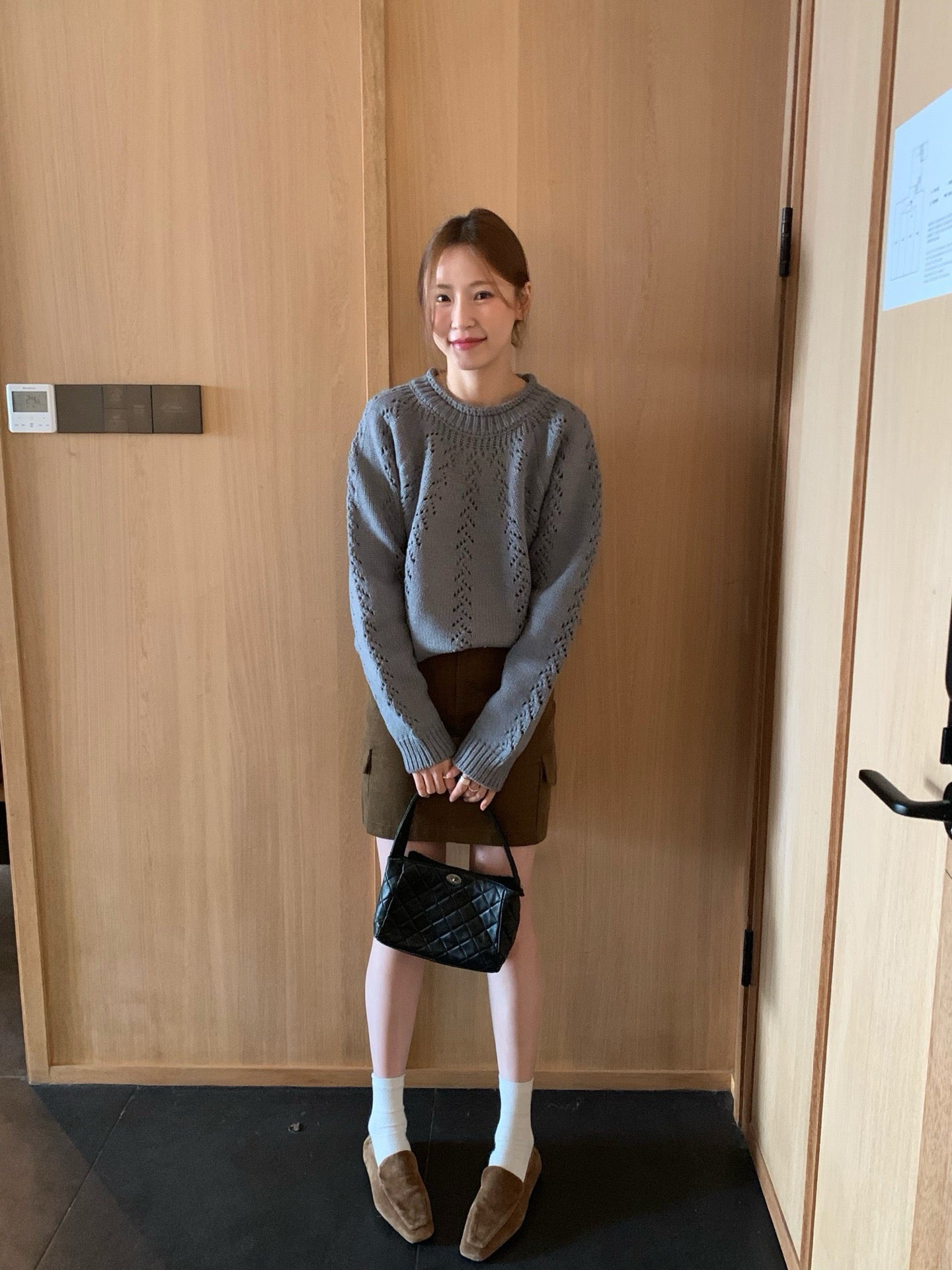 (部分現貨) // 15%wool鏤空鈎花半領卷邊毛衣