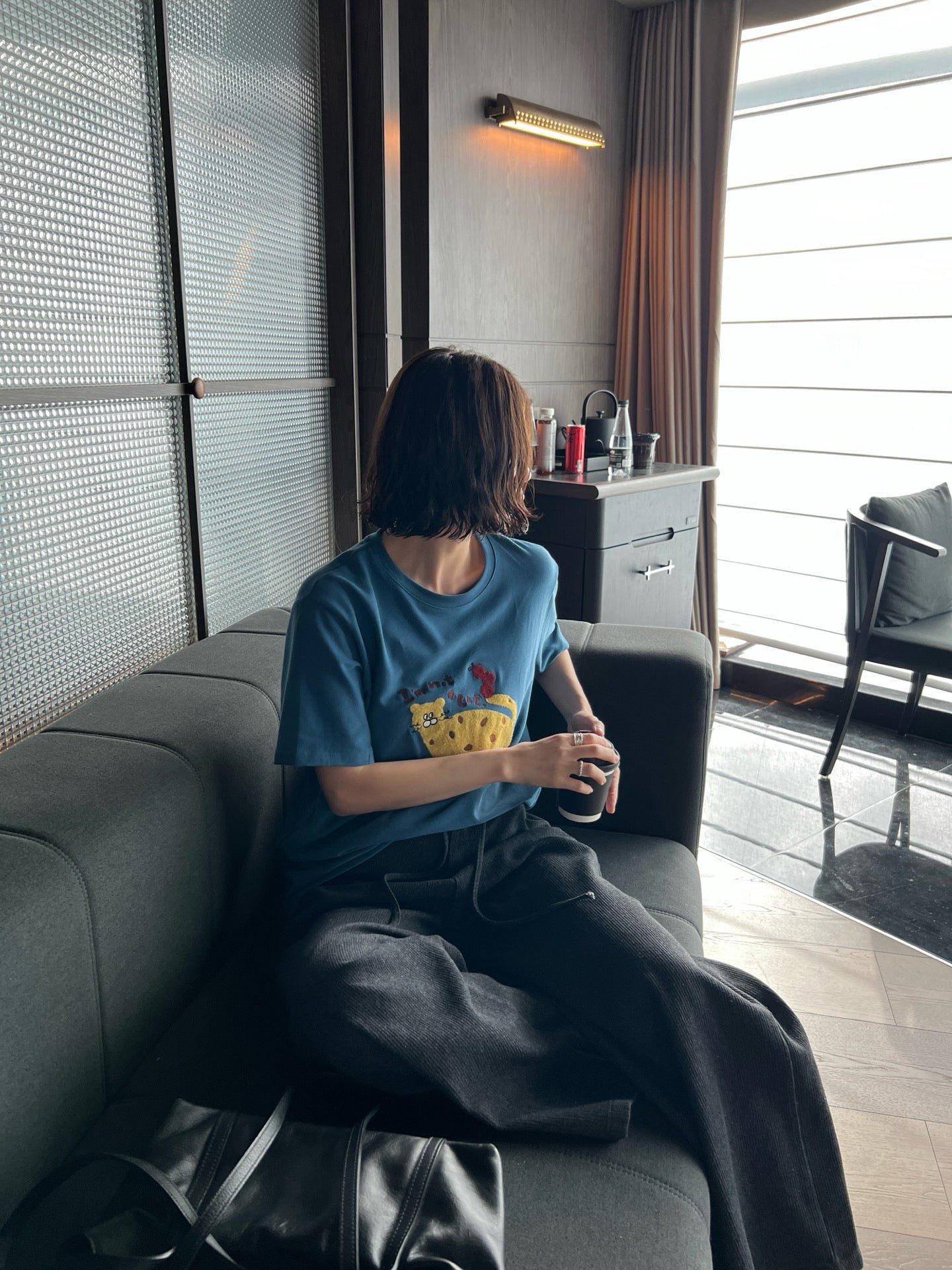 // 可愛小貓刺繡親膚磨毛感TEE