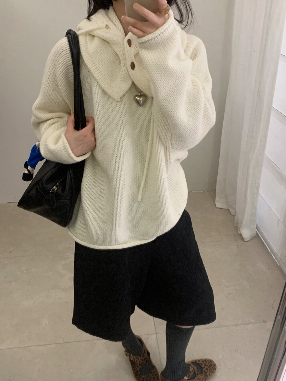 // 棉感卷邊圓領連鈕扣帽毛衣