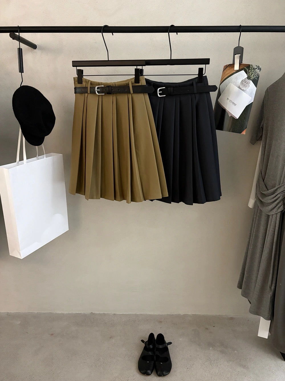 S18 / 學院風粗百褶五分中裙(連腰帶)